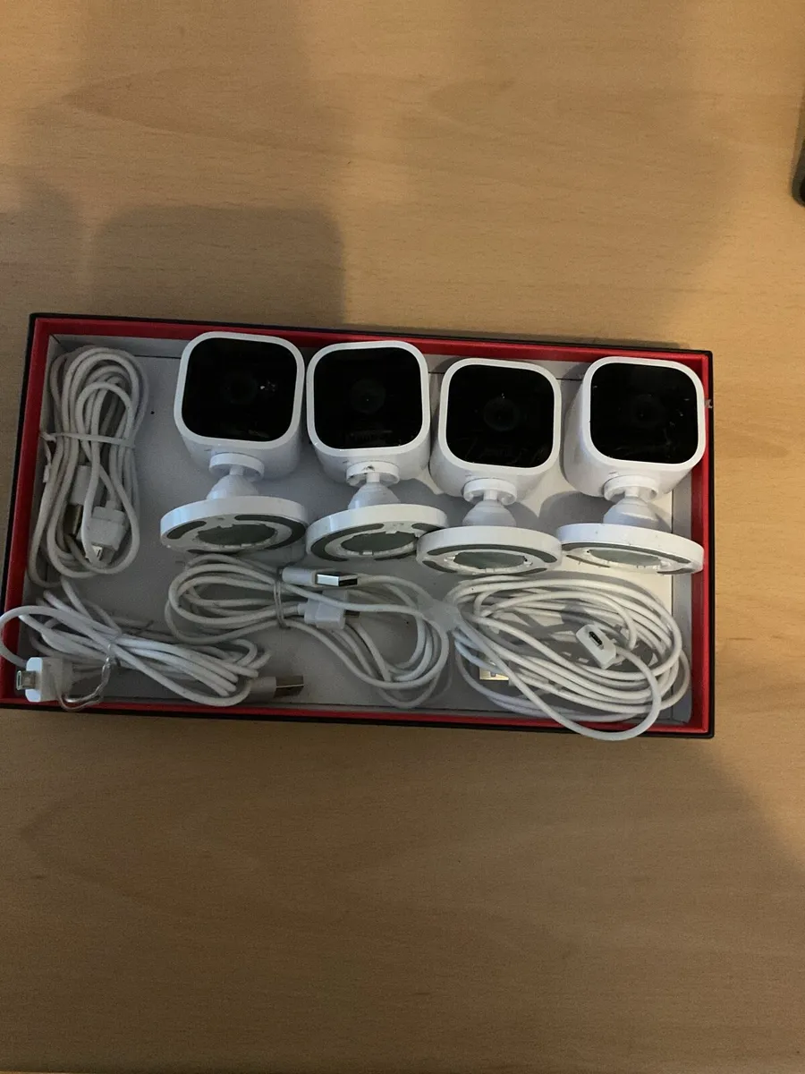 4 Blink indoor WiFi cameras - Image 1
