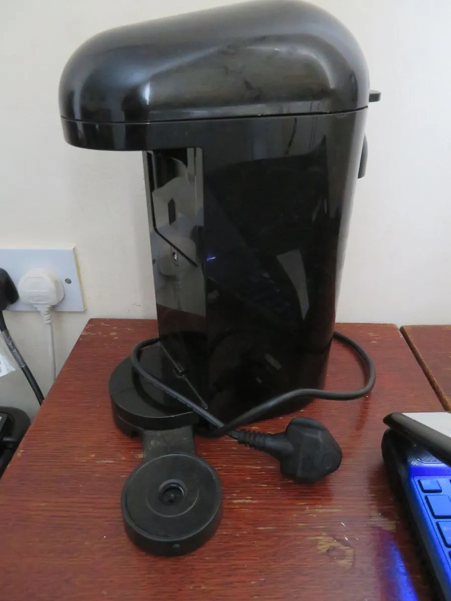 Nespresso Coffee Maker (Virtuo Plus) - Image 1