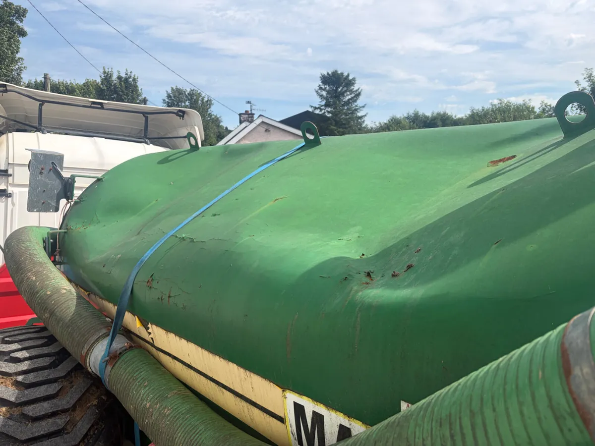 Major tanker for breaking - Image 2