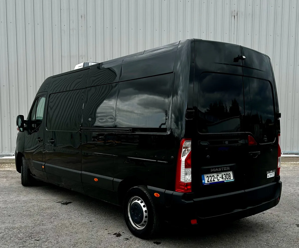 Renault Master Fridge Van - Image 2
