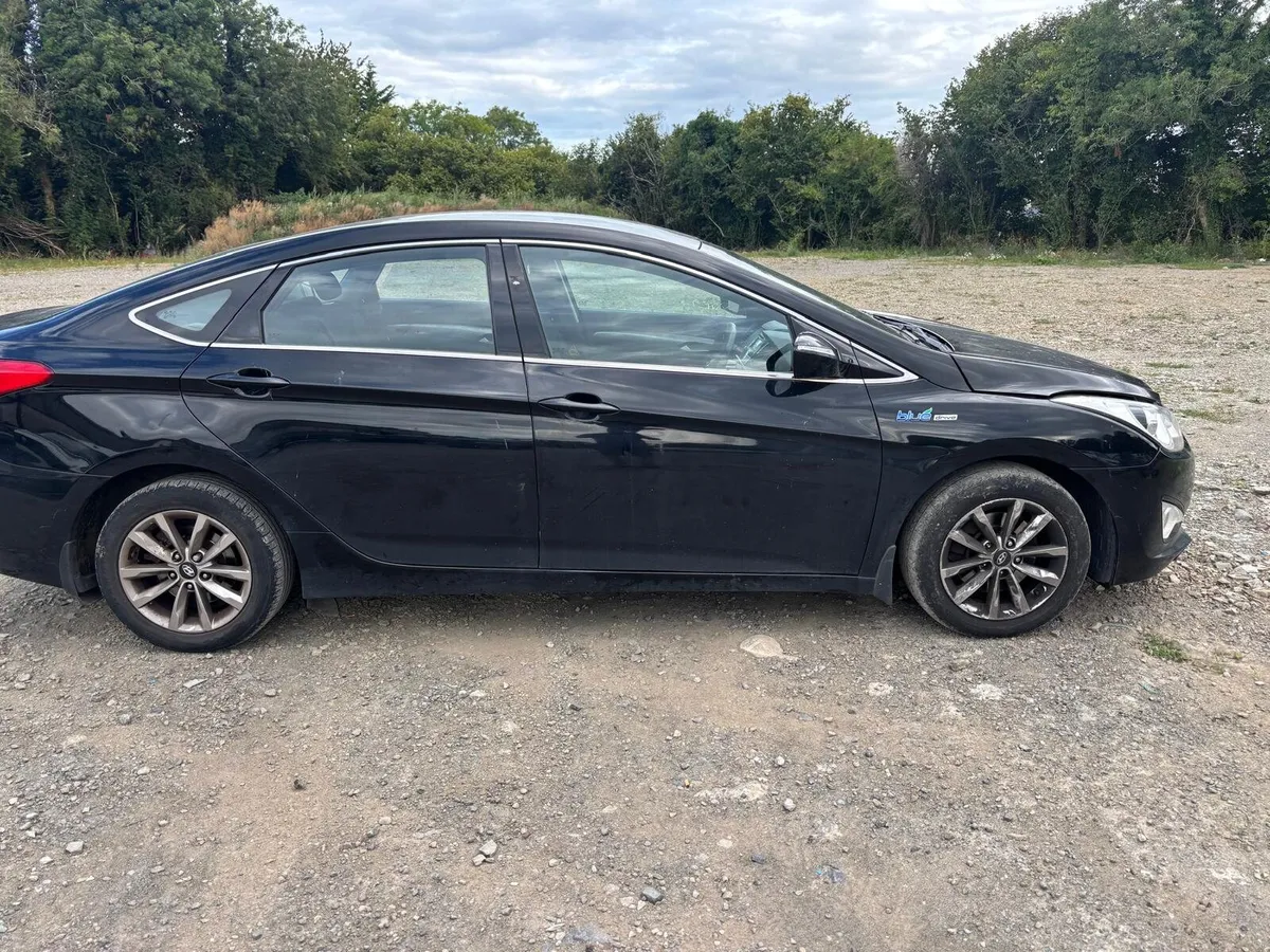 2013 Hyundai i40 parts 1.7 - Image 2