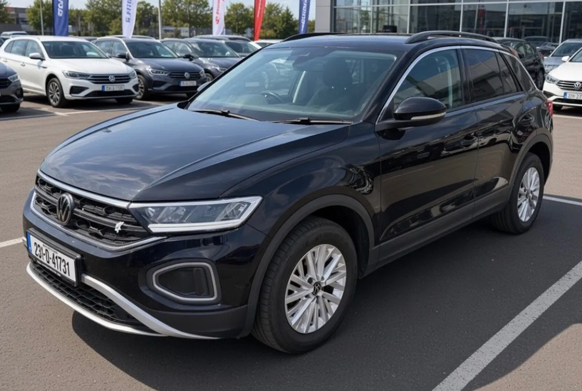 2023 Volkswagen T-Roc Commercial - Image 2