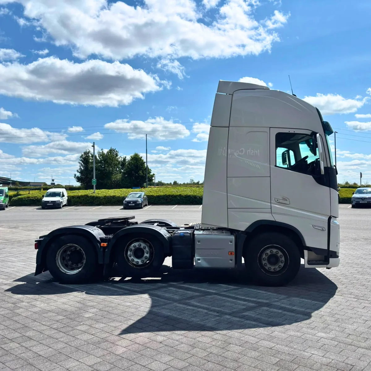 2022 Volvo FH500 6x2 - Image 4