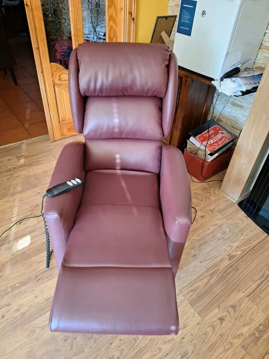 Electric riser recliner armchair - Image 2