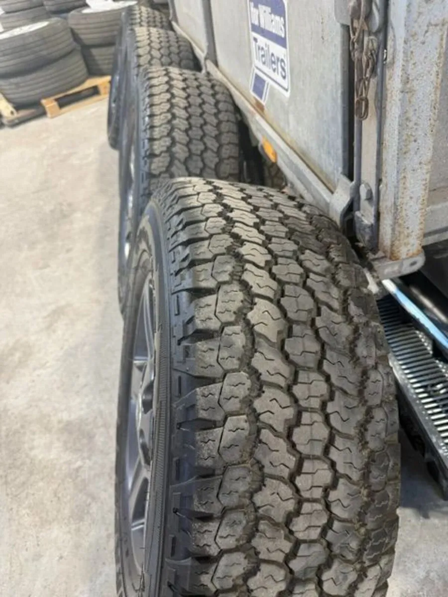 18" LANDROVER DEFENDER ORIGINAL ALLOYS & TYRES - Image 3