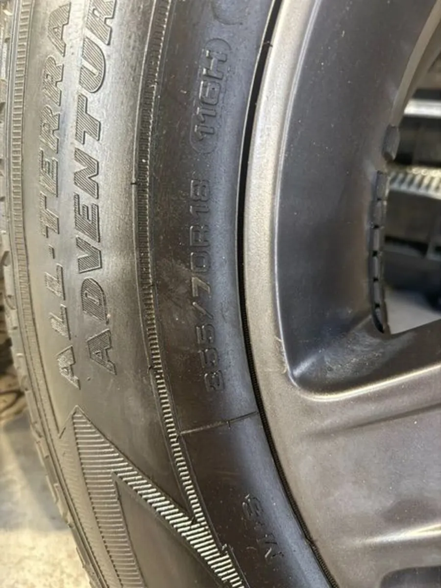 18" LANDROVER DEFENDER ORIGINAL ALLOYS & TYRES - Image 4