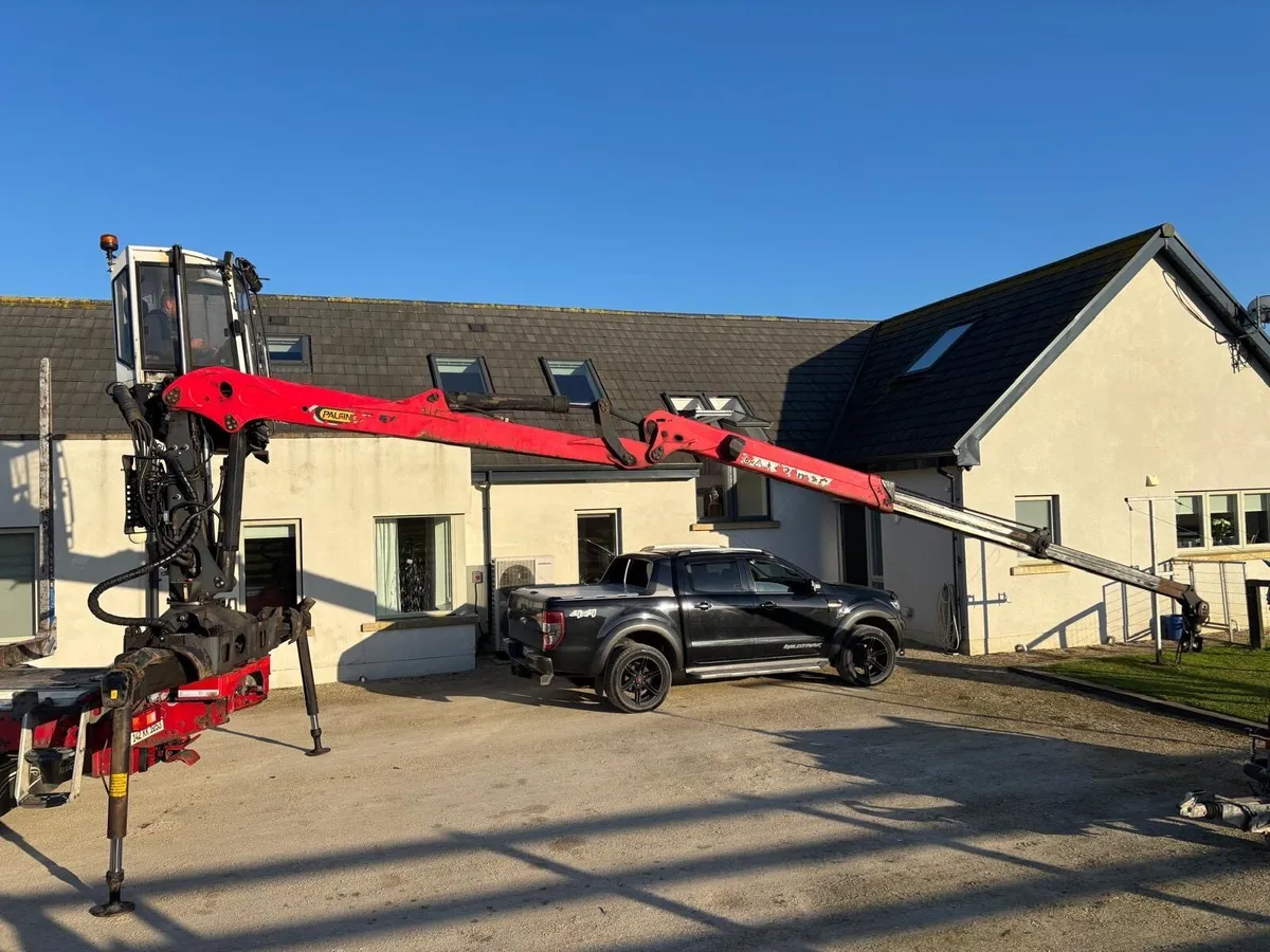 Epsilon timber crane with cab - Image 2