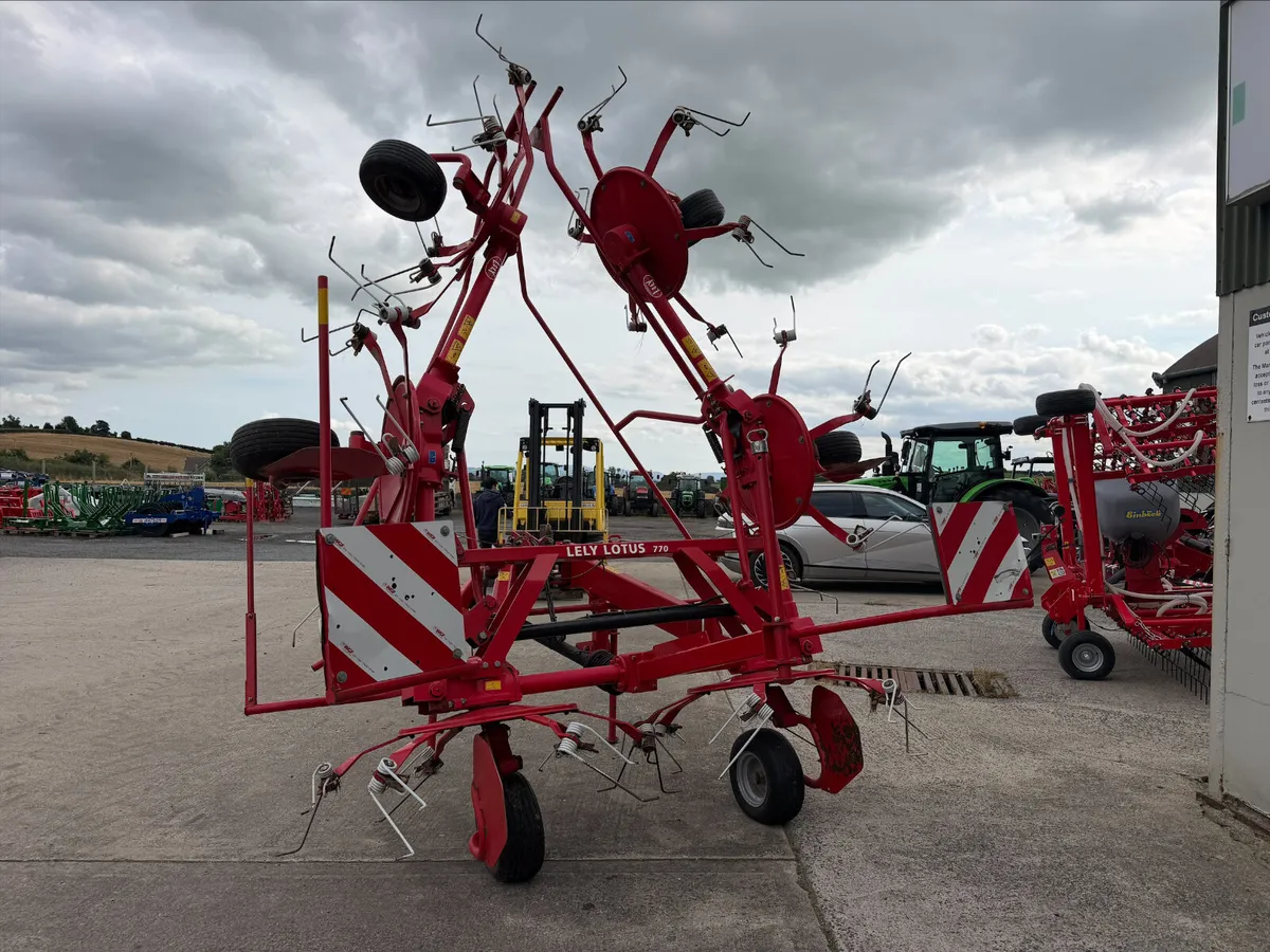 2013 Lely Lotus 770 Tedder – 7.70 m, 6-Rotor - Image 2