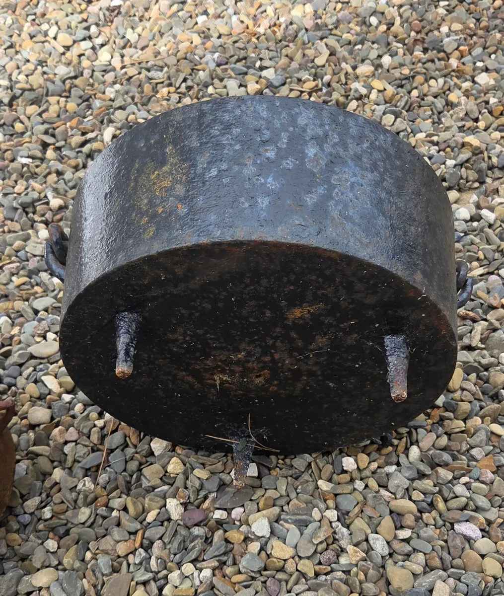 2 old   pots  in good condition - Image 3