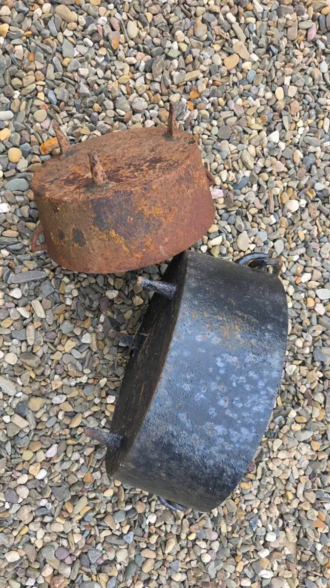 2 old   pots  in good condition - Image 4