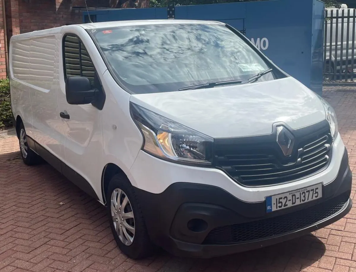 2015 renault trafic very clean - Image 1