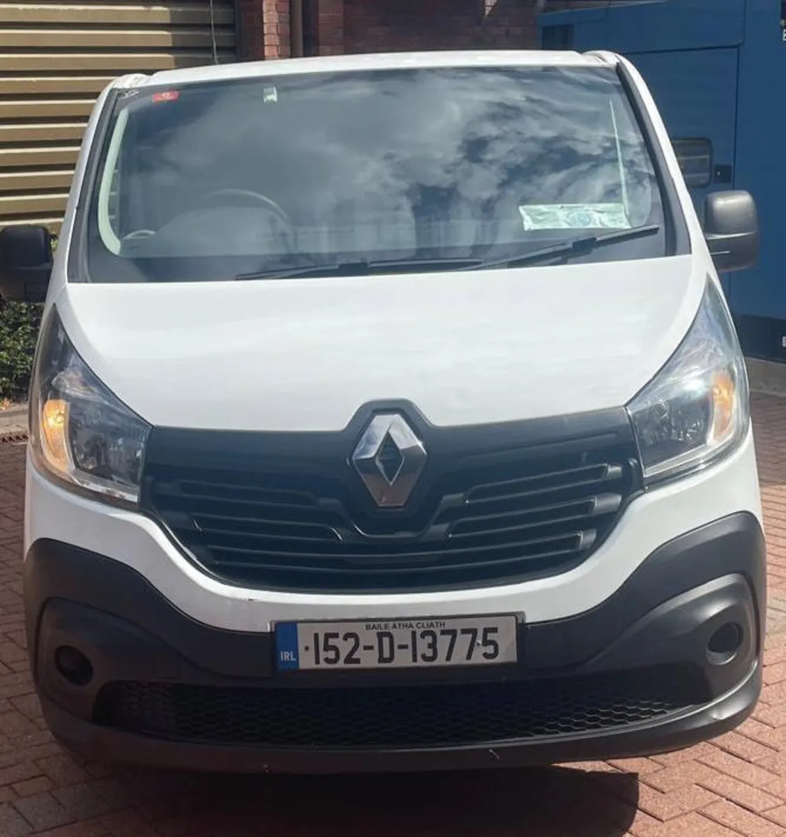 2015 renault trafic very clean - Image 2