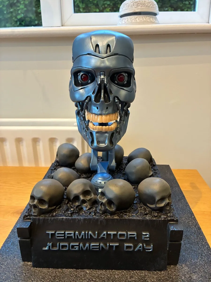 Limited Edition T2 Terminator Bust. - Image 2