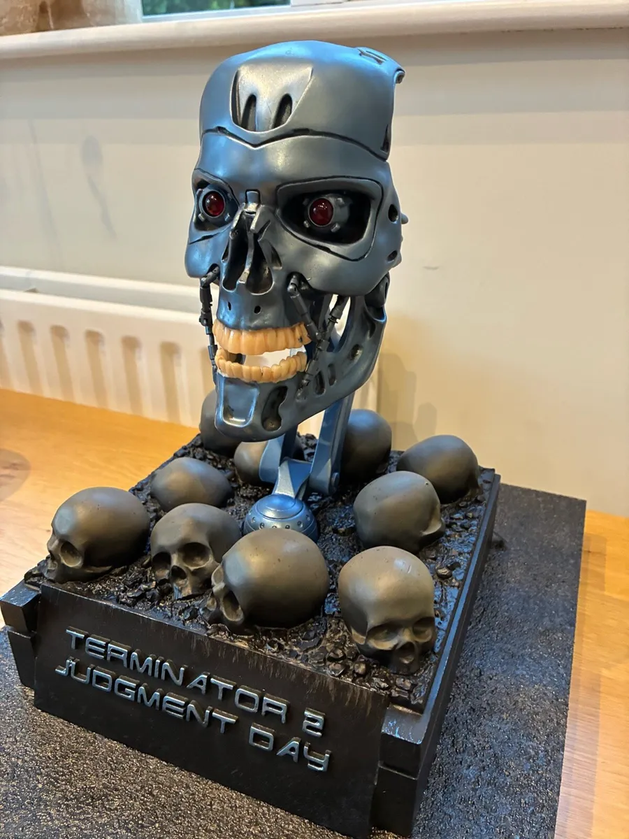 Limited Edition T2 Terminator Bust. - Image 3
