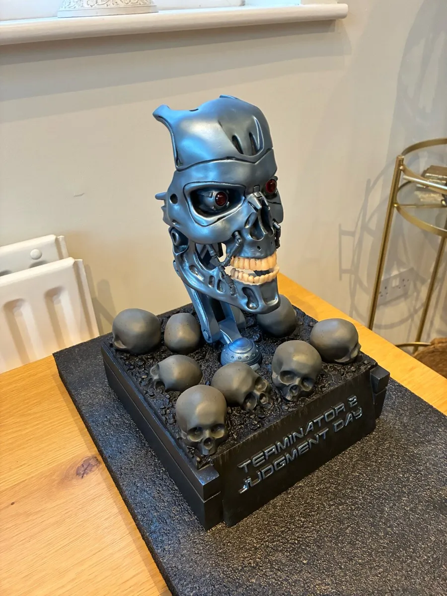 Limited Edition T2 Terminator Bust. - Image 4