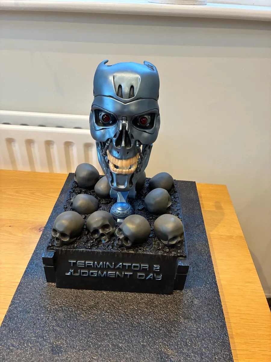 Limited Edition T2 Terminator Bust. - Image 1
