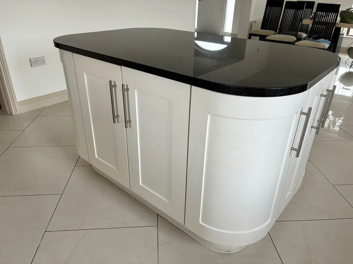Kitchen Island - Image 2