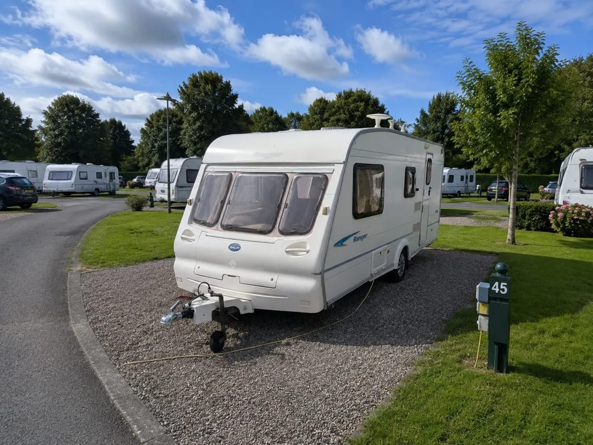 4/5  Berth ,Lightweight caravan - Image 4