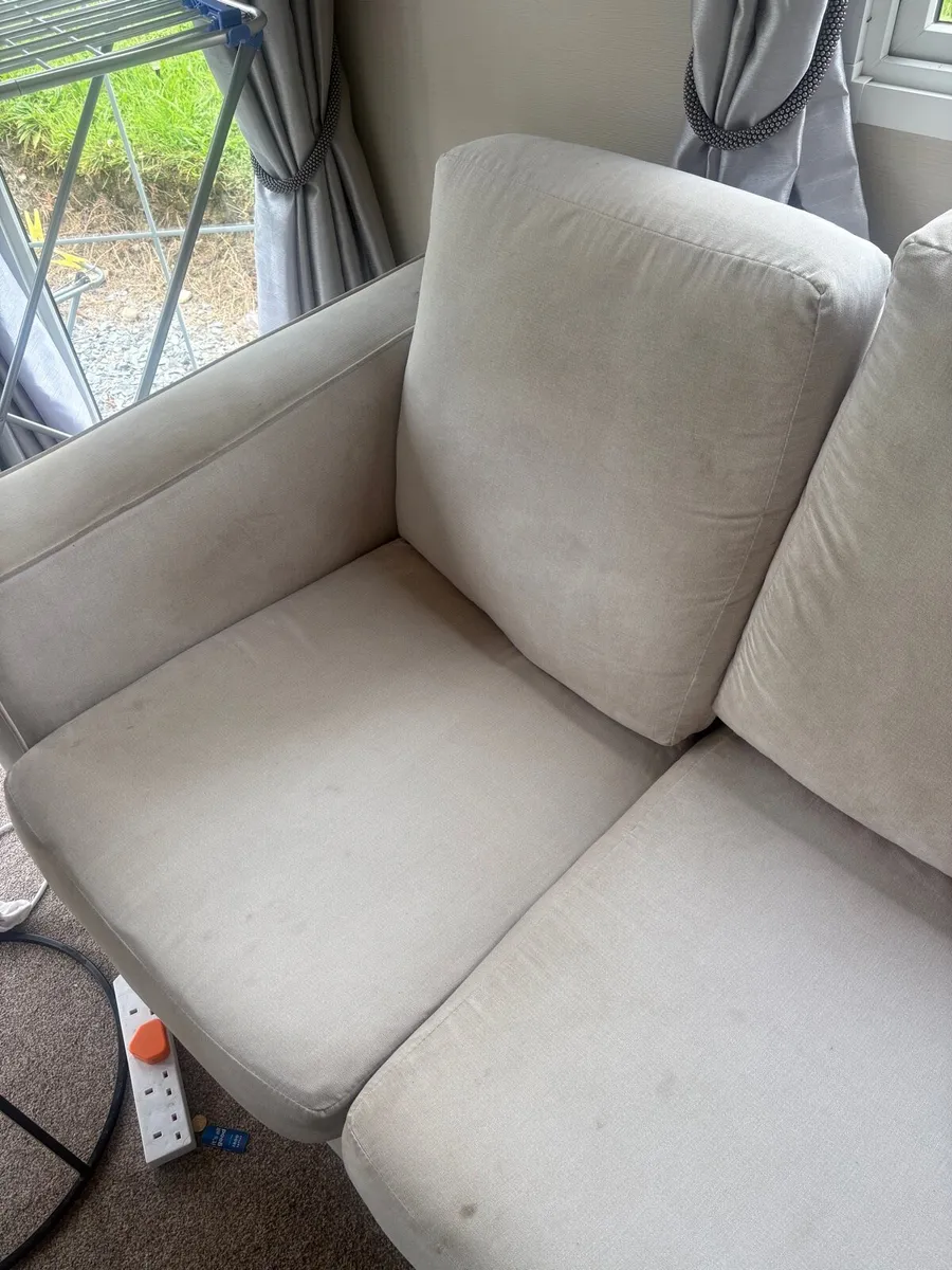 Couches - Image 4