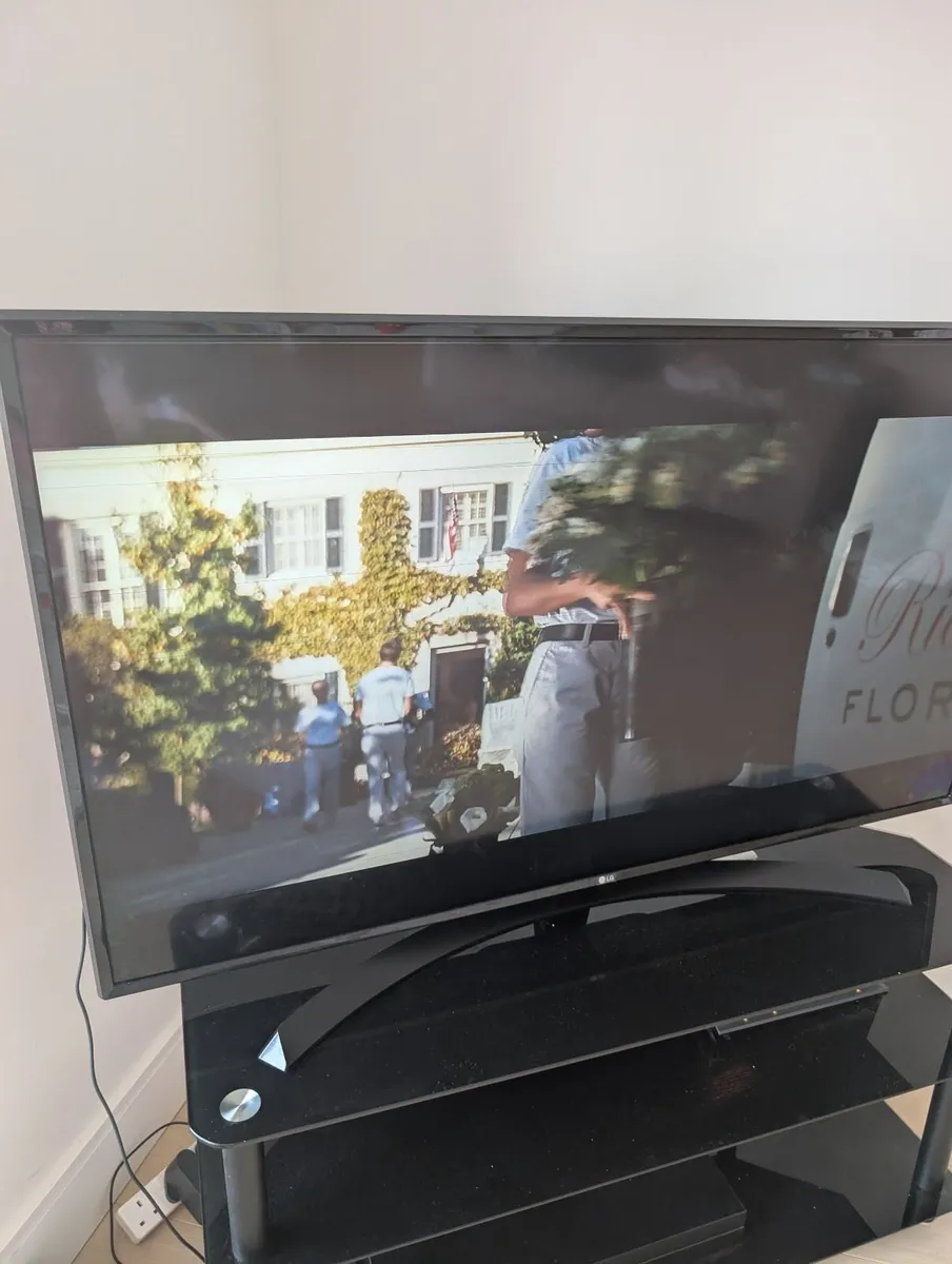 49 inch LG Smart TV - Image 4
