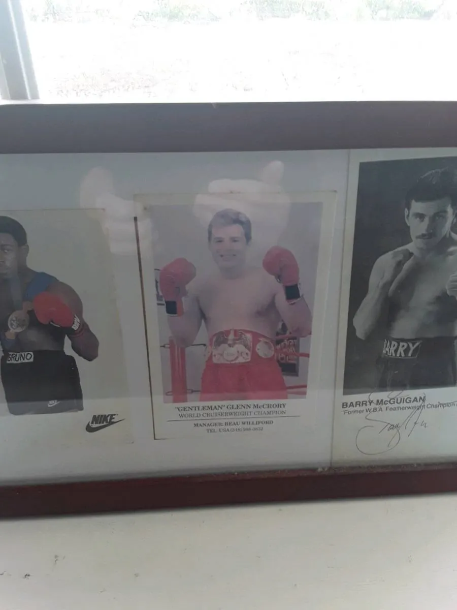 Boxing signed pictures  70e - Image 2