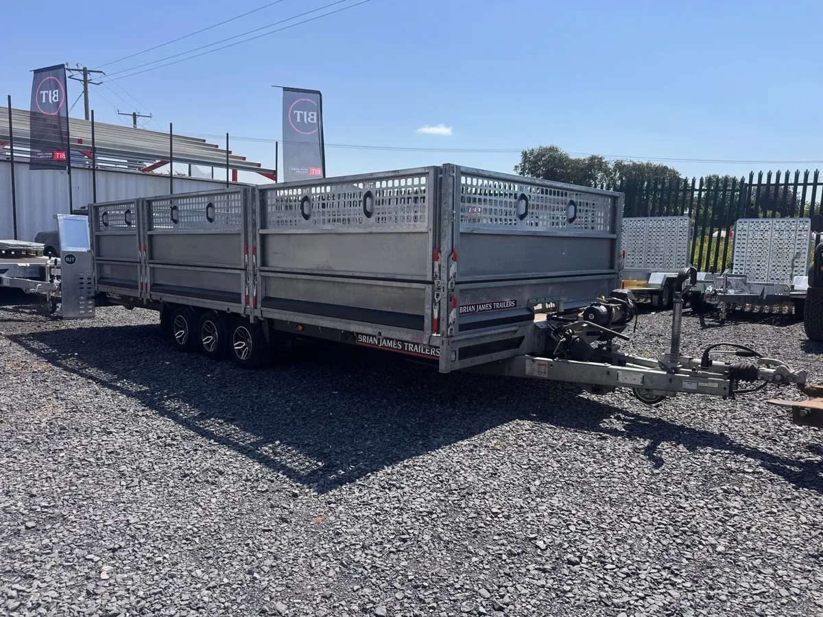 Used Brian James Connect 5.5m Tri-Axle - High Spec - Image 1