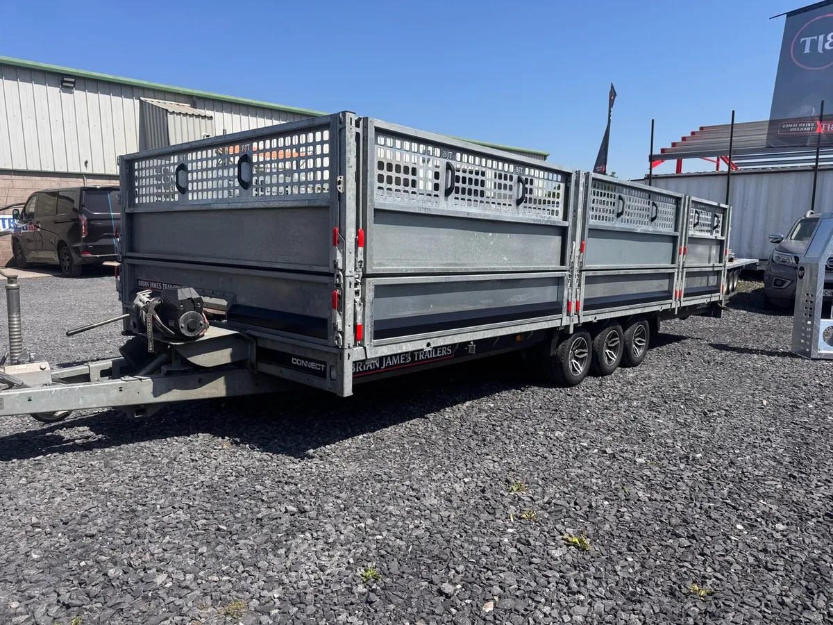 Used Brian James Connect 5.5m Tri-Axle - High Spec - Image 2