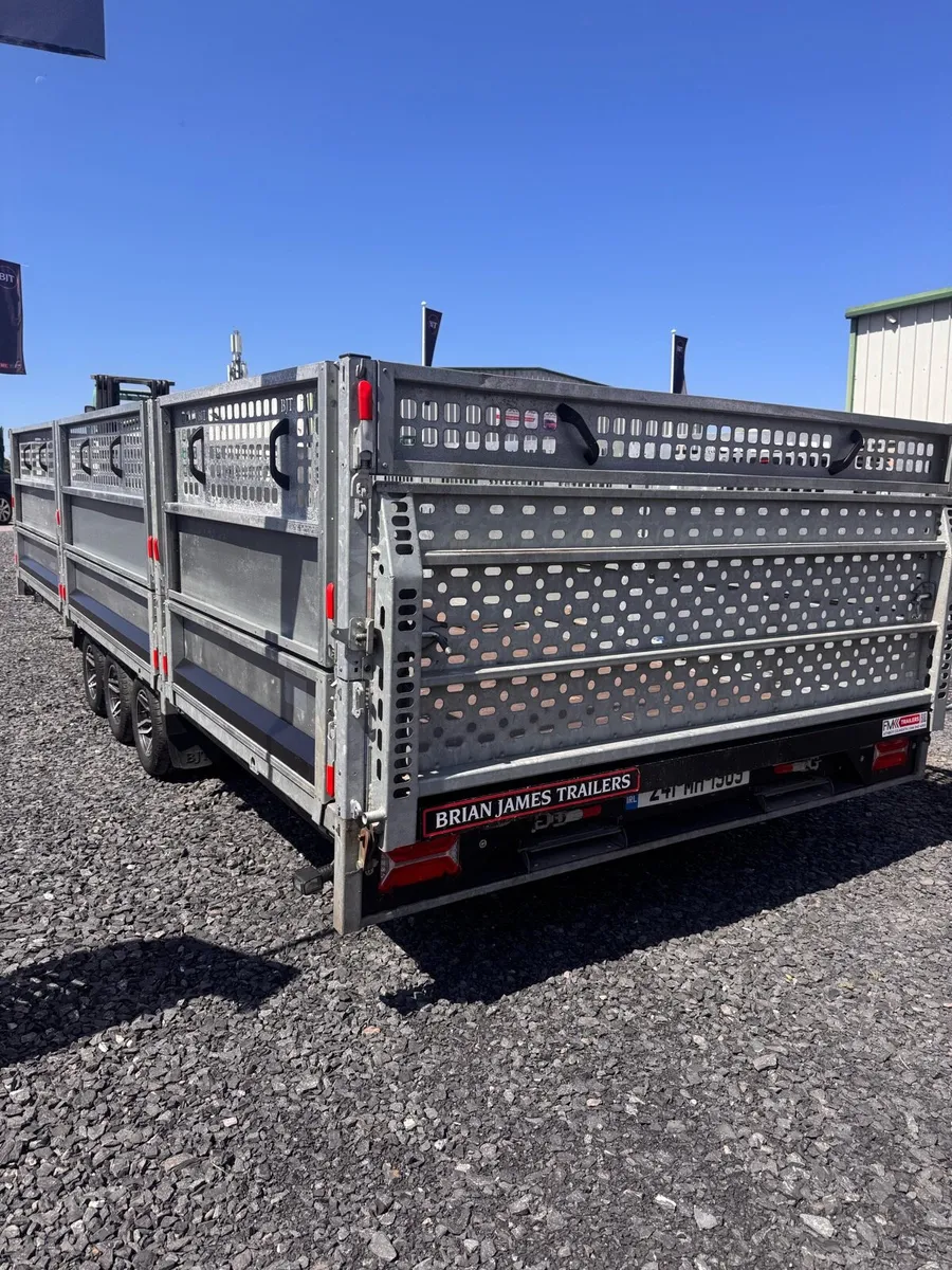 Used Brian James Connect 5.5m Tri-Axle - High Spec - Image 3