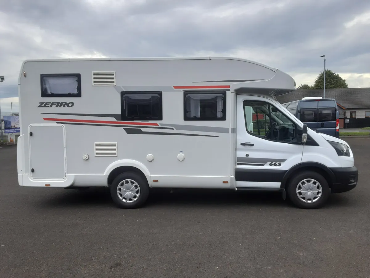 Roller Team 665 4 berth Automtic motorhome - Image 1