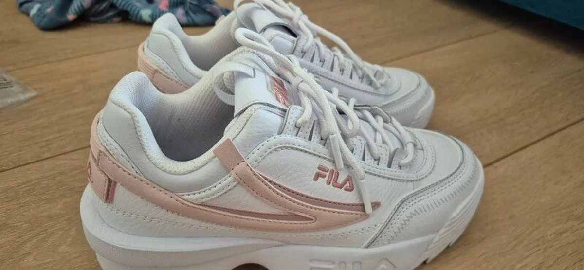 sneakers - Image 3