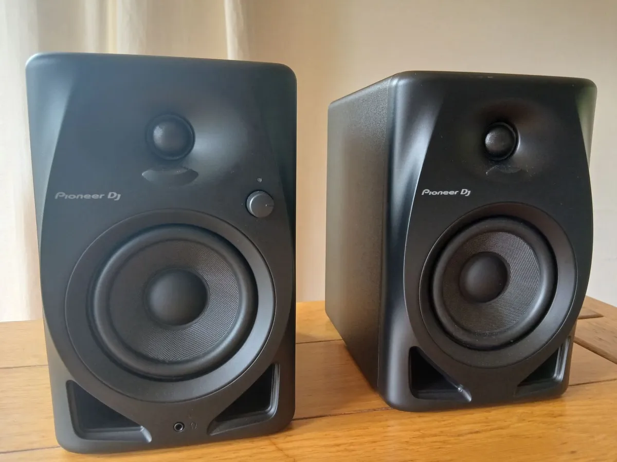Pioneer DM-40D Speakers - Image 1