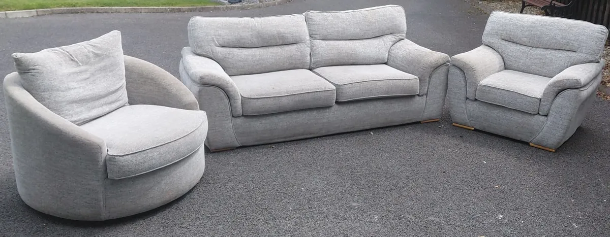 Couch, arm chair and swivel chair - Image 2