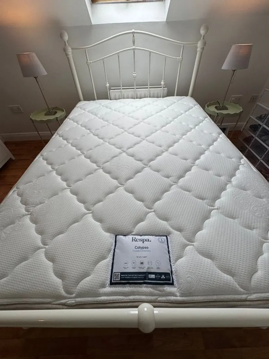 Elizabeth Metal Bed - Image 2