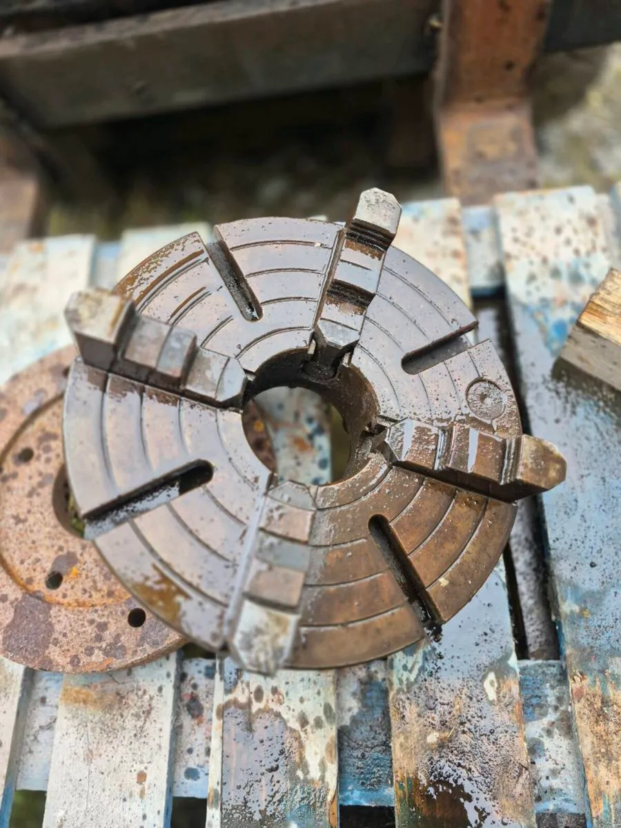 Lathe chucks 3+4 jaw - Image 3