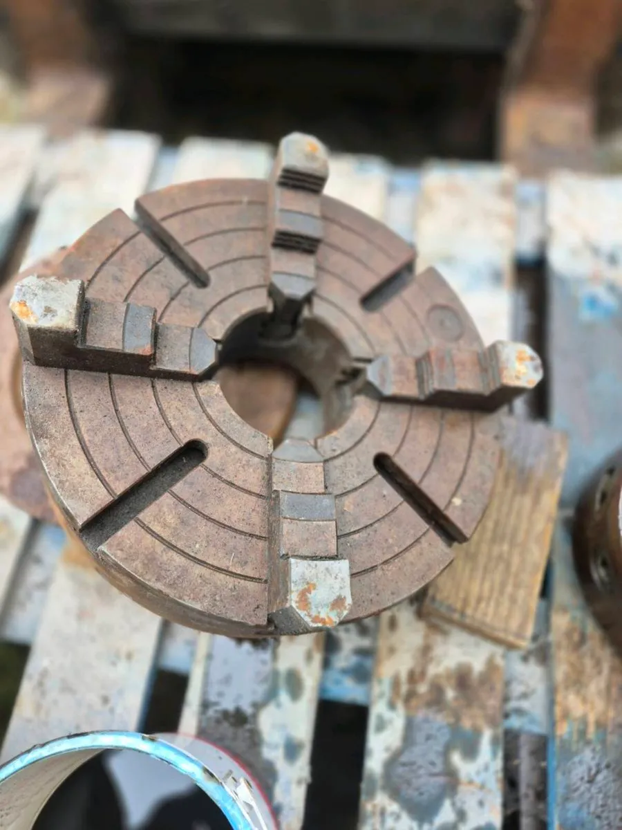 Lathe chucks 3+4 jaw - Image 4
