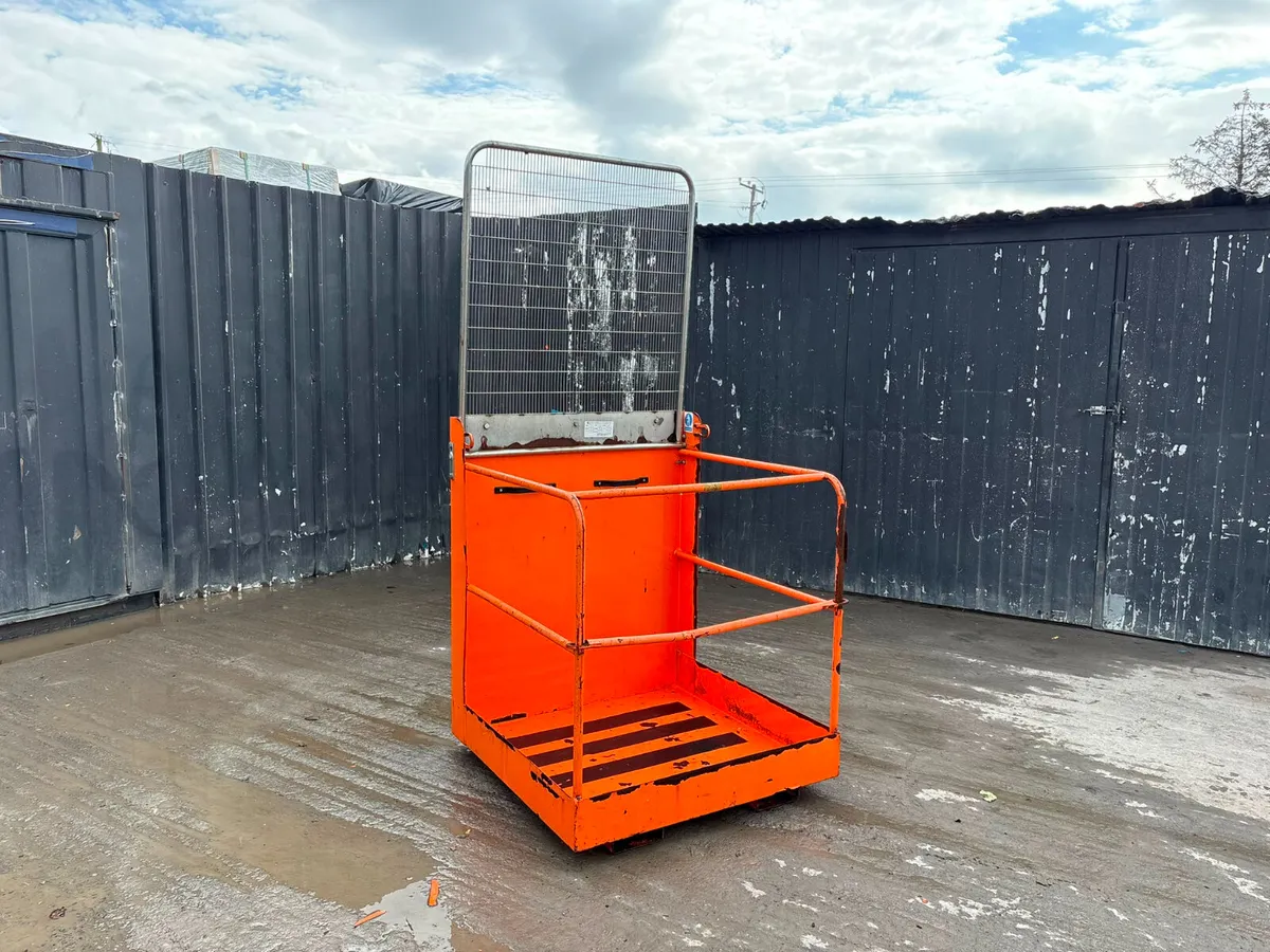 Forklift/teleporter Man Cage - Image 1
