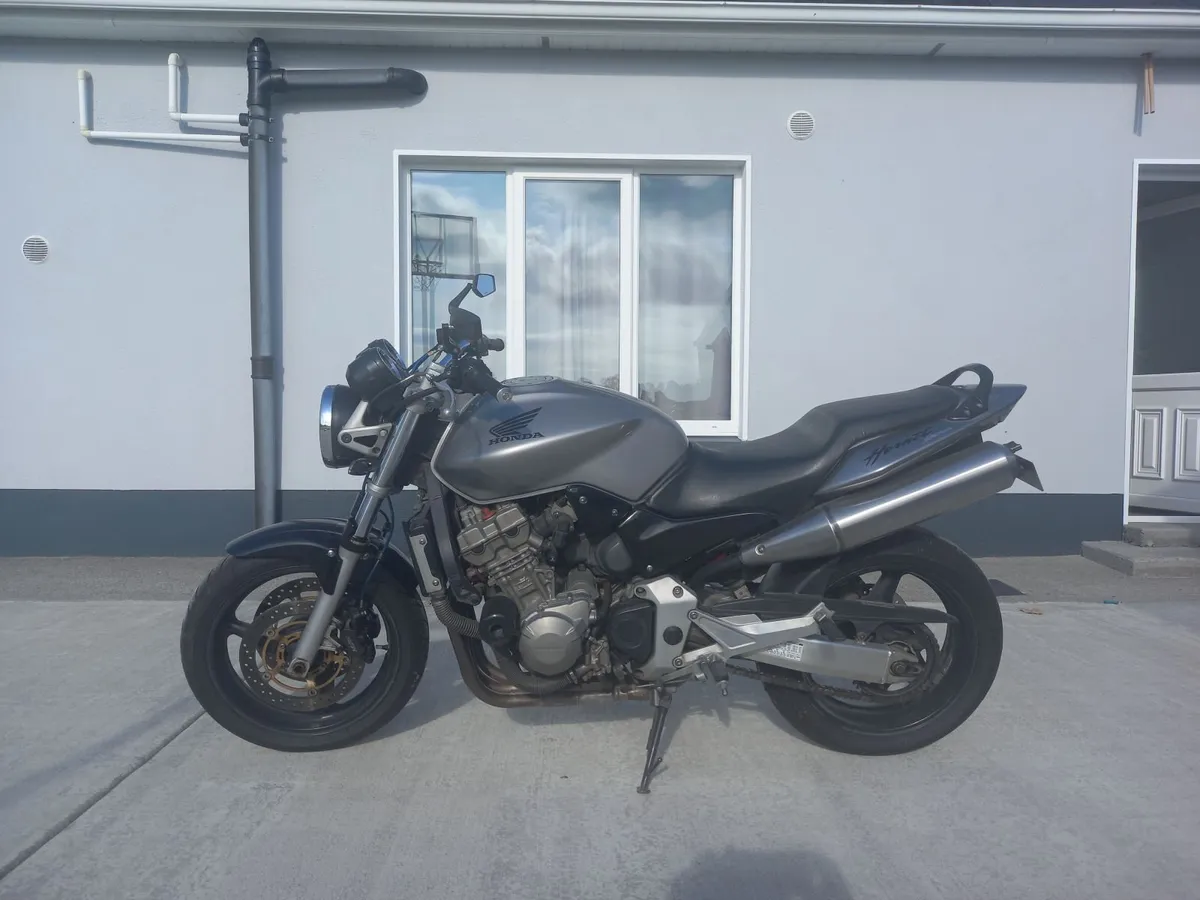04 Honda Hornet 900 - Image 1