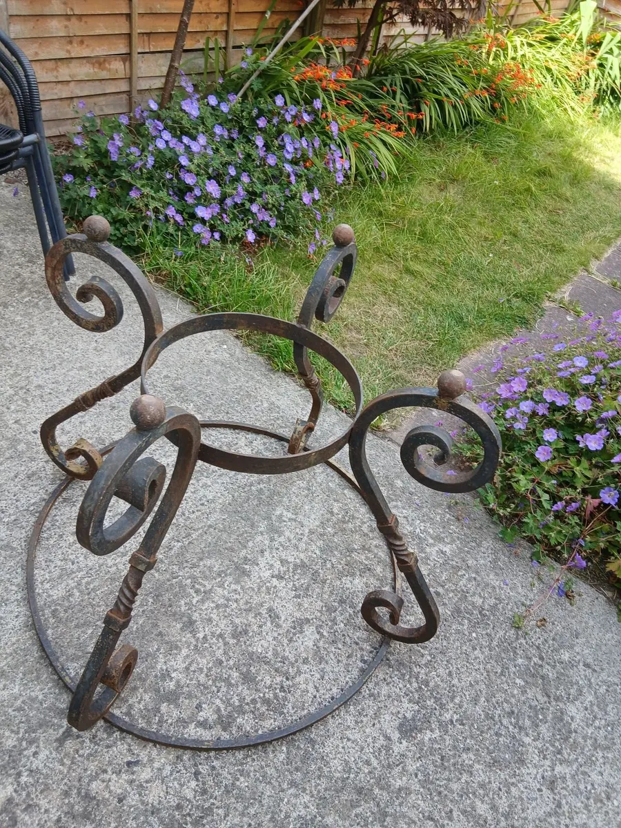 Mosaic iron garden table - Image 2