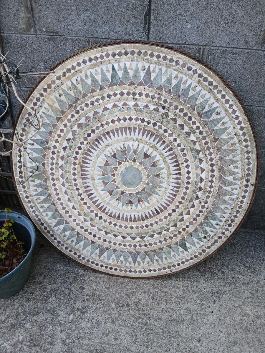Mosaic iron garden table - Image 1