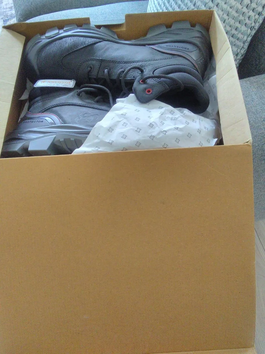 Modyf safety workboots size 10.5