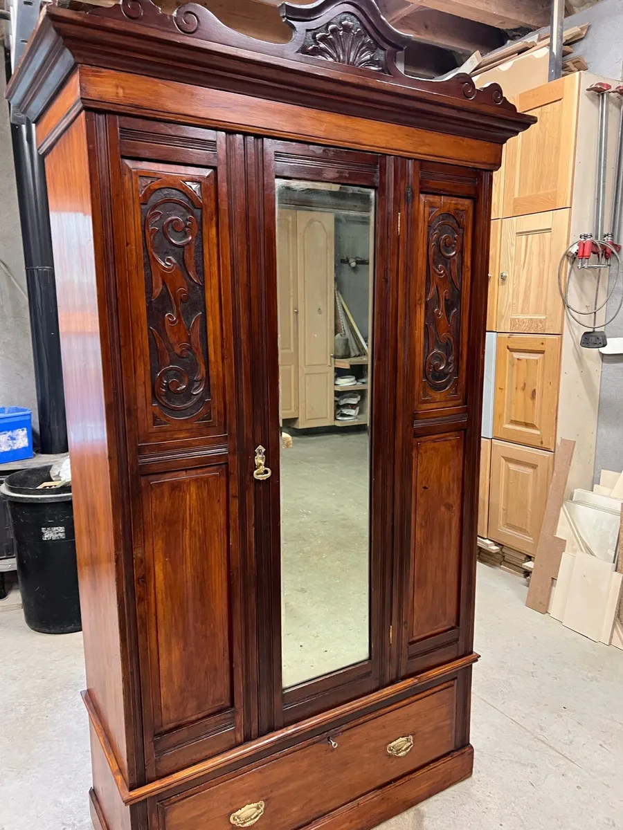 Antique wardrobe - Image 4