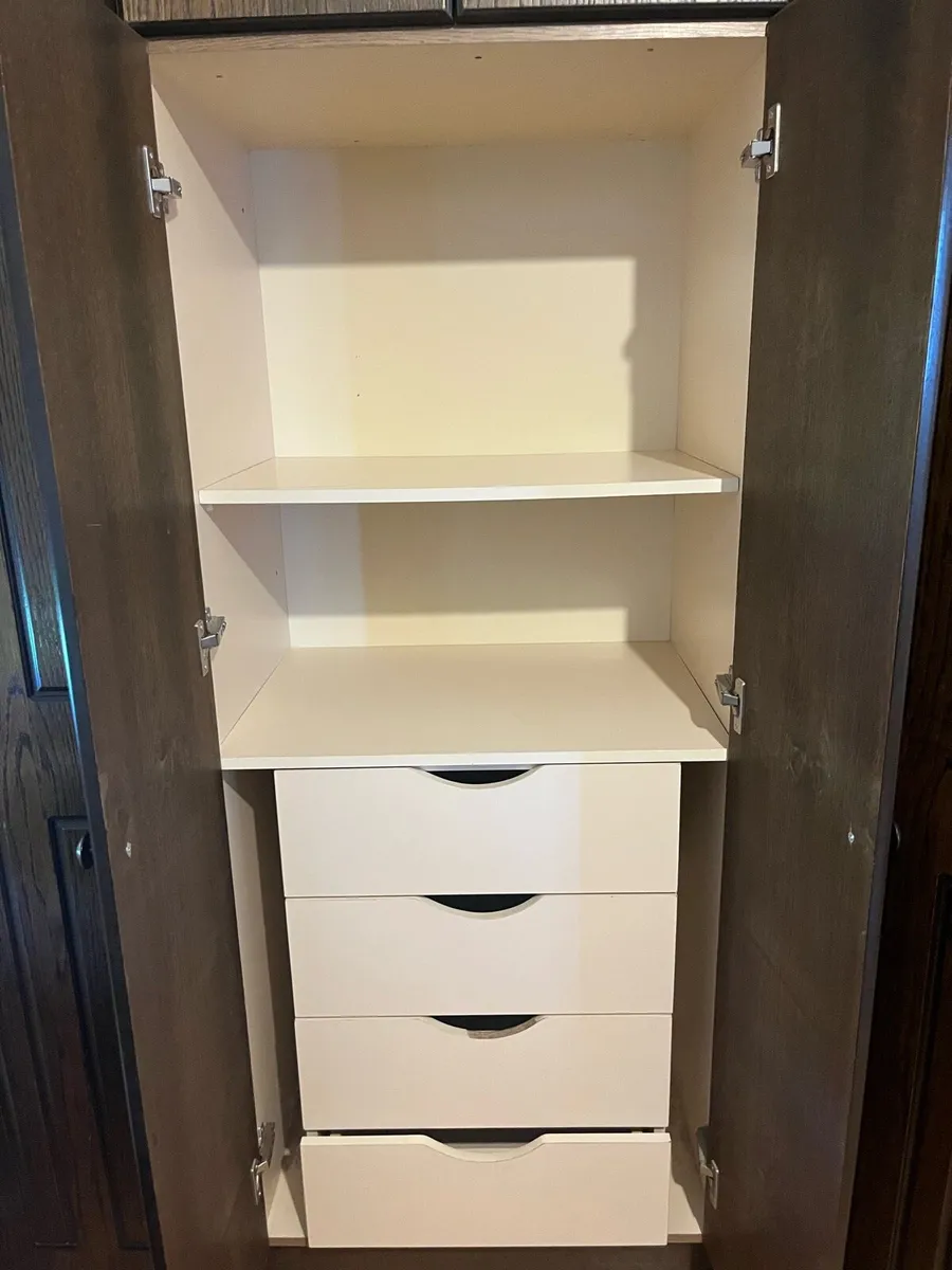 Bedroom wardrobe - Image 3