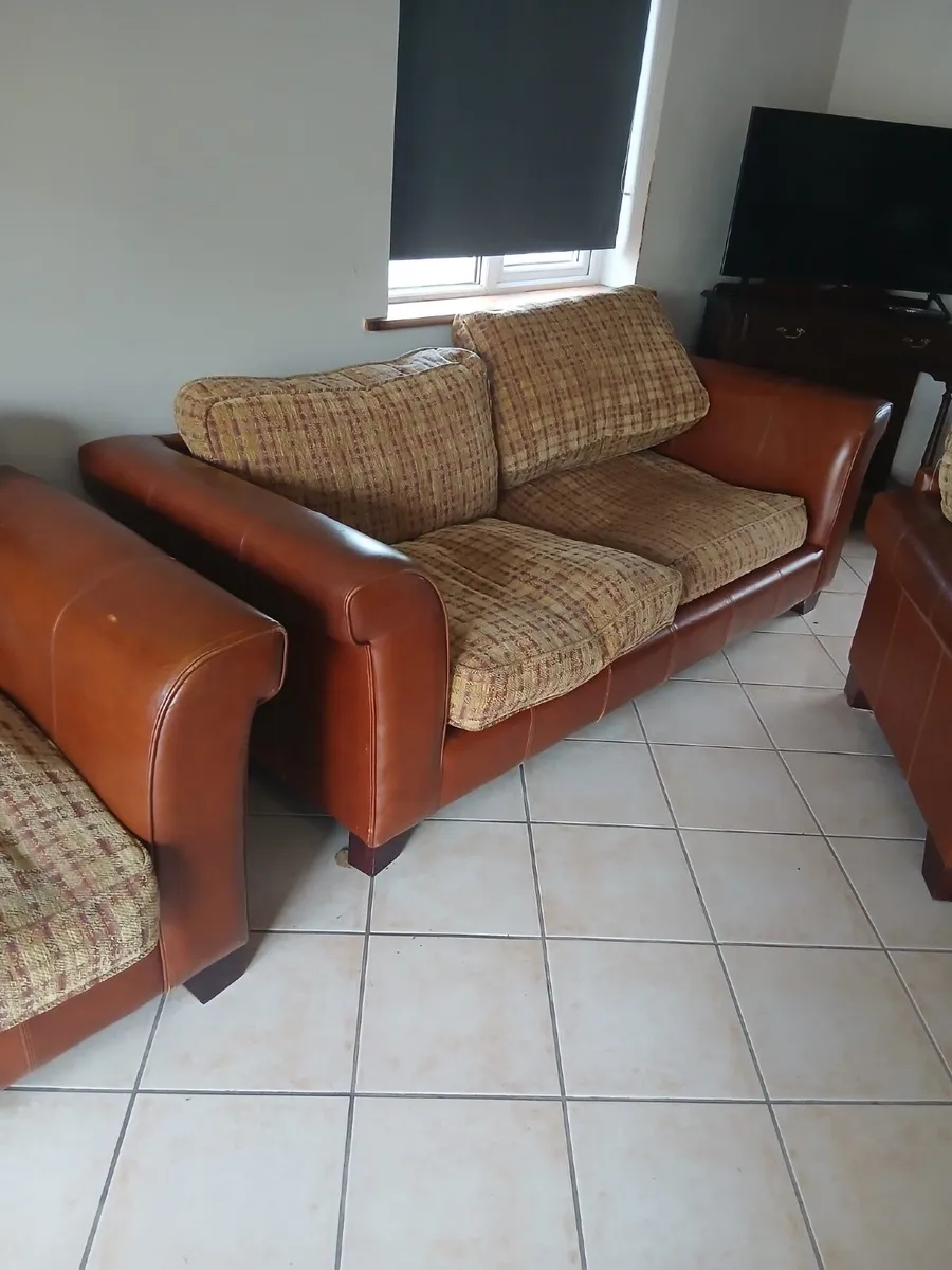 Brown leather sofa - Image 4