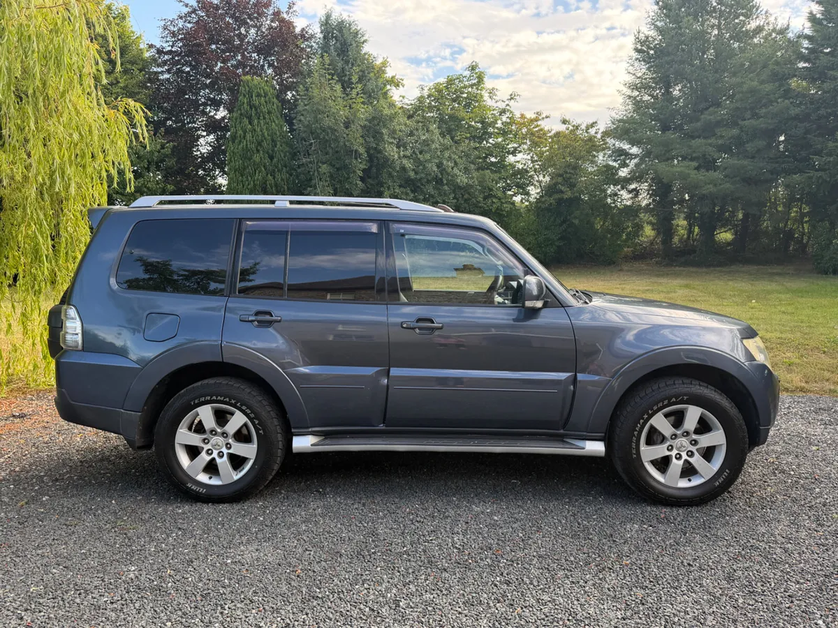 Mitsubishi Pajero Elegance 5 Seat - Image 3
