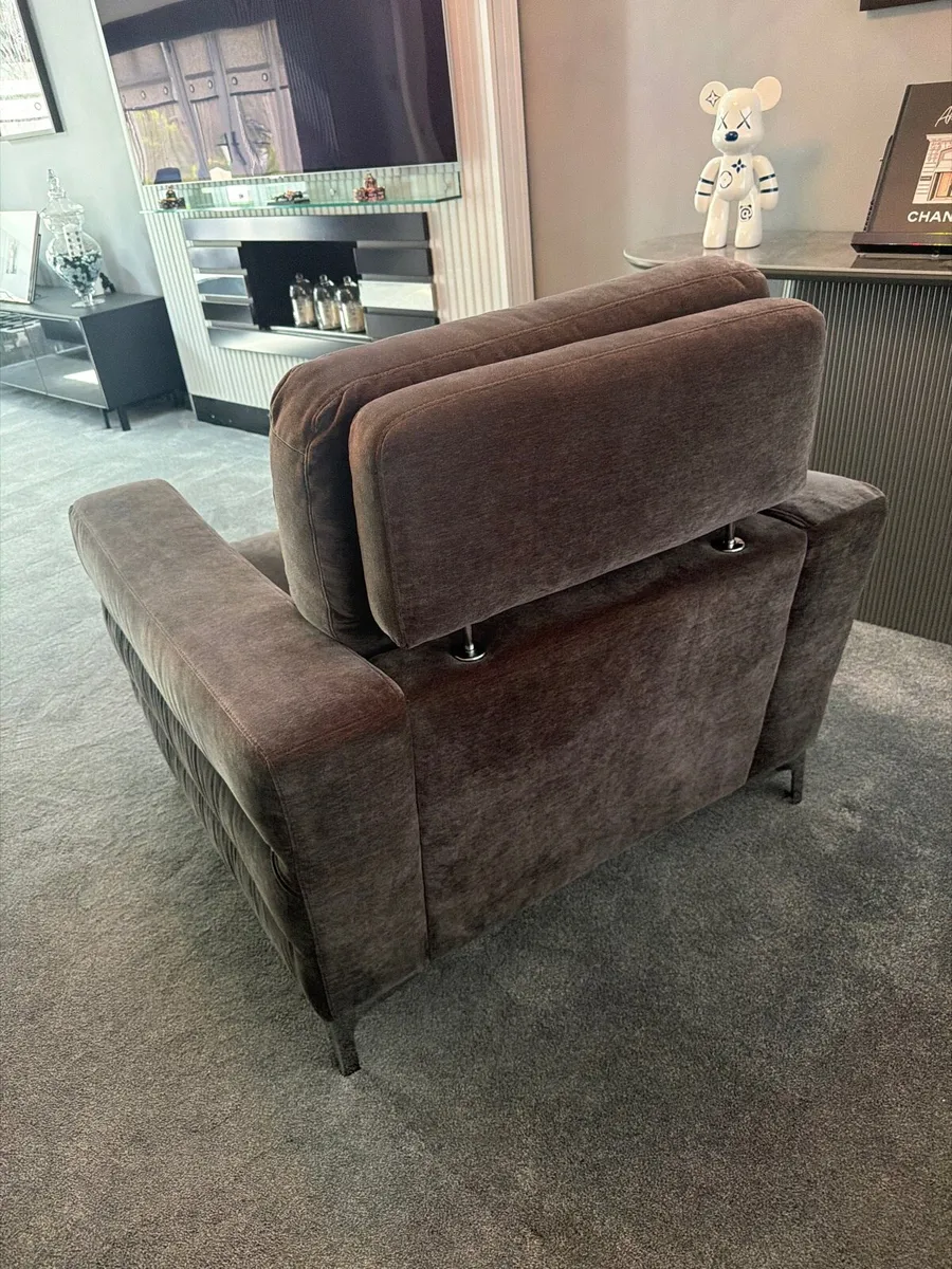 Sitting room suite. 3/4 seater recliner, and chair - Image 4