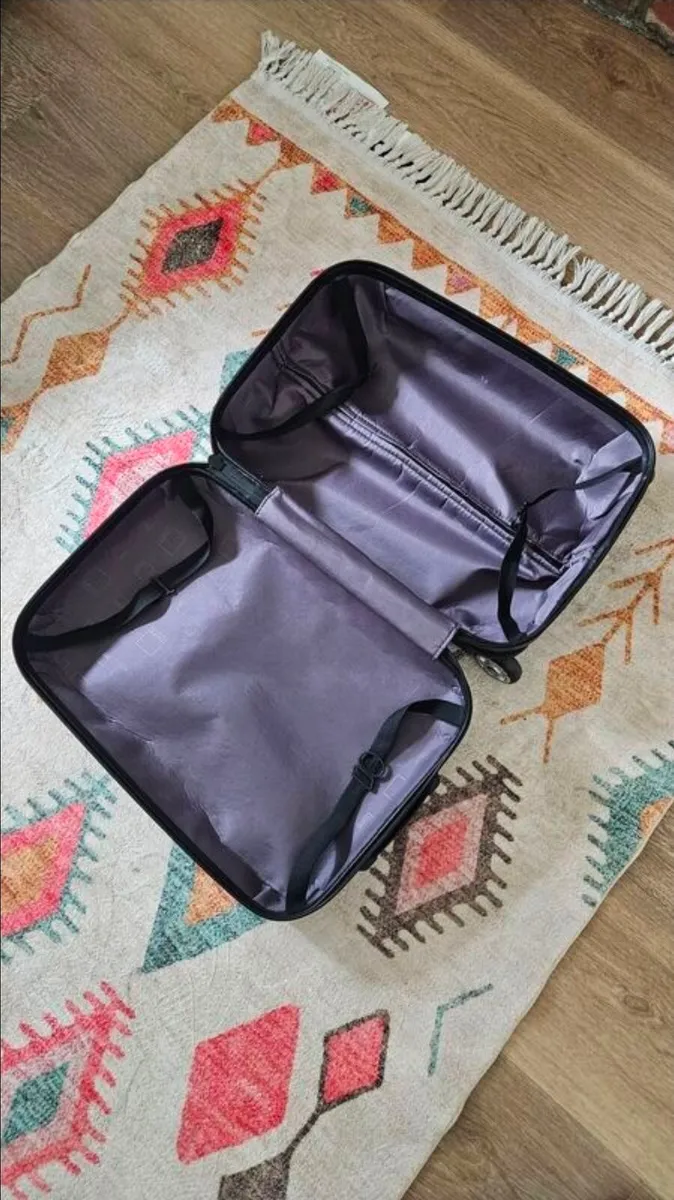Tripp 2 Wheeled Cabin Hard Shell Bag Suitcase - Image 3