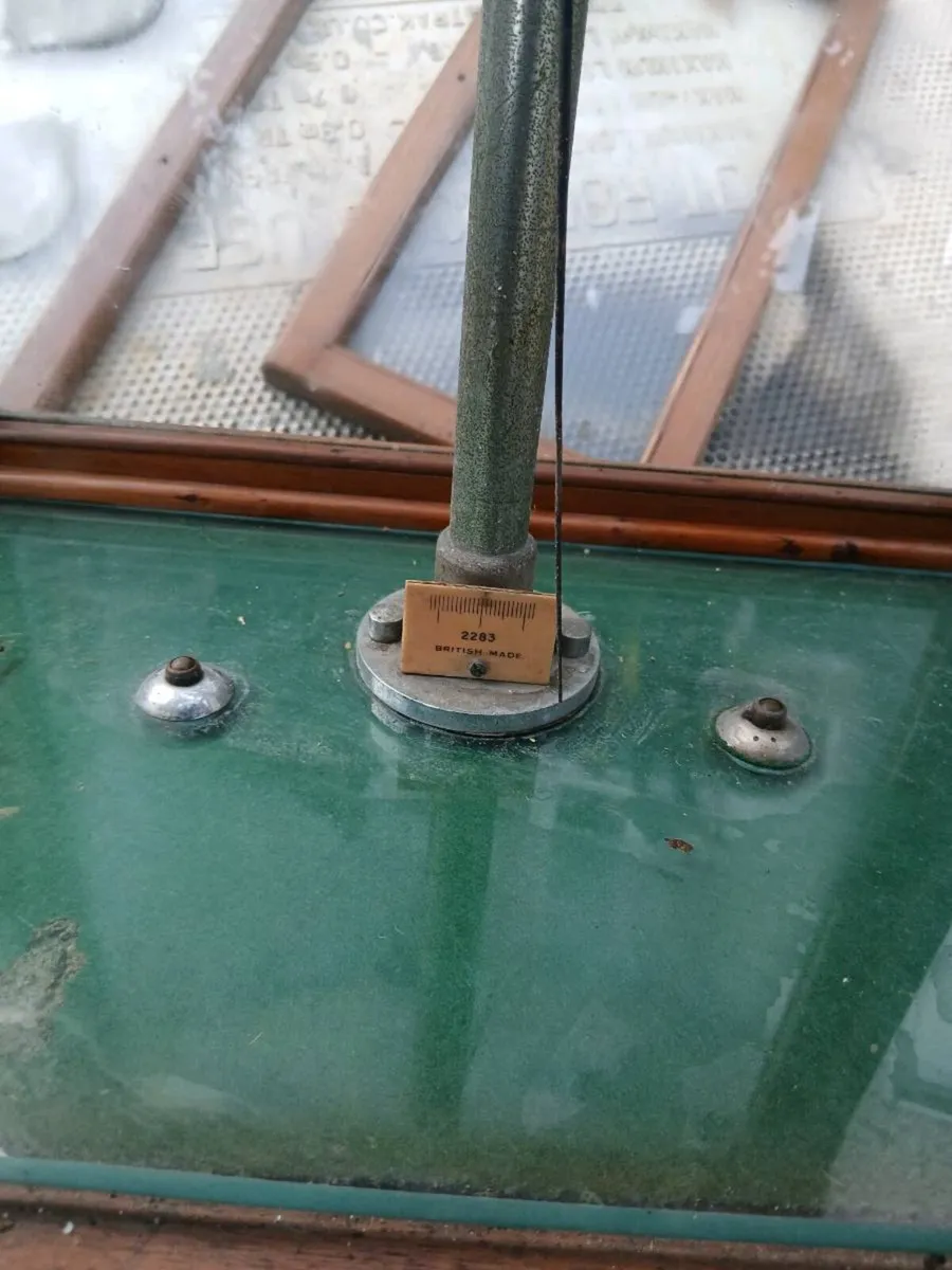 Vintage manual weight scales - Image 4