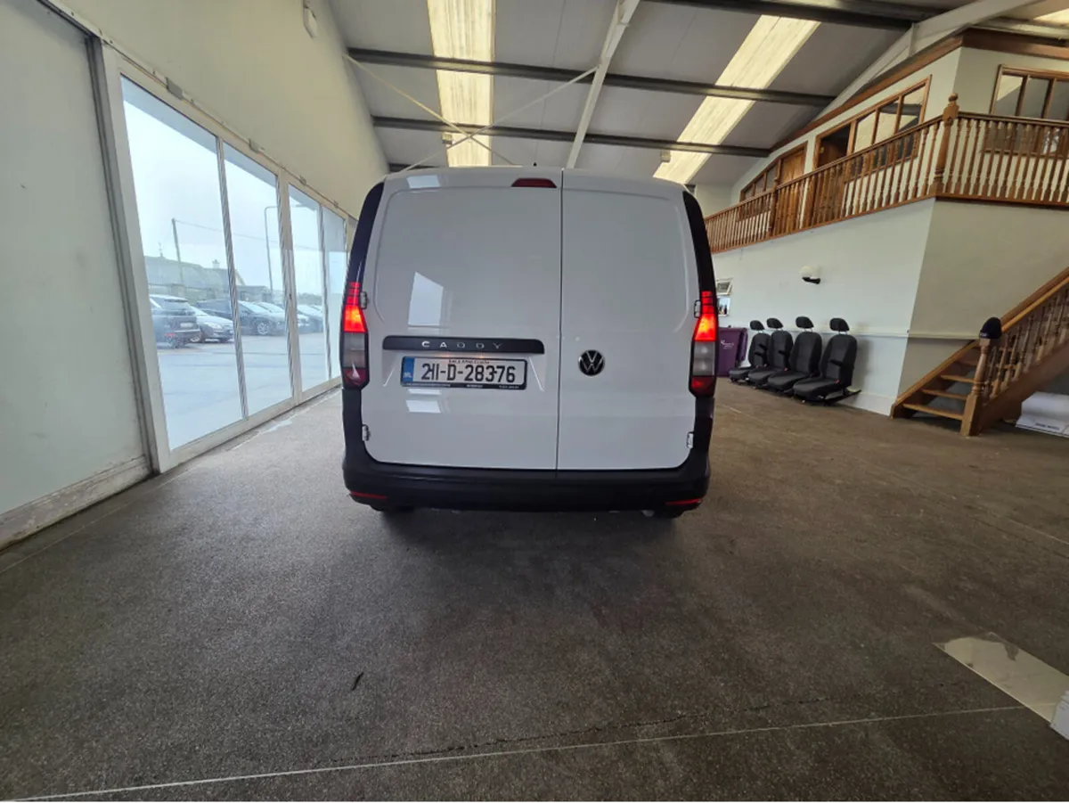 Volkswagen Caddy CARGO TDI 75HP MANUAL 6SPEED FWD - Image 4