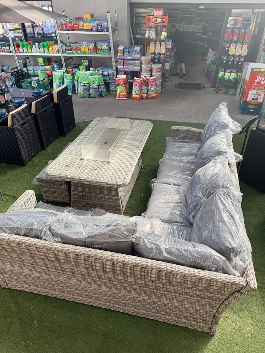 Outdoor Garden Furniture - Image 3