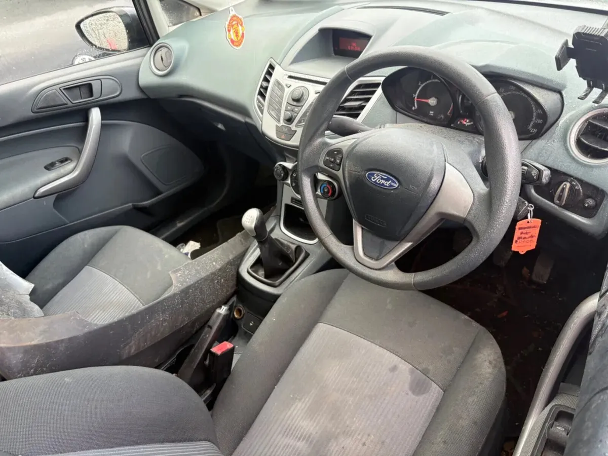 2011 Ford Fiesta 1.25 Petrol driving - Image 4